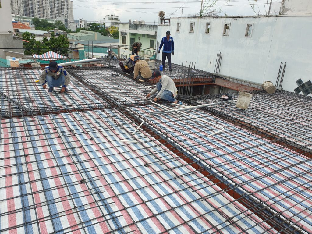 Thi công biệt thự tân cổ điển giai đoạn đổ bê tông dầm và sàn