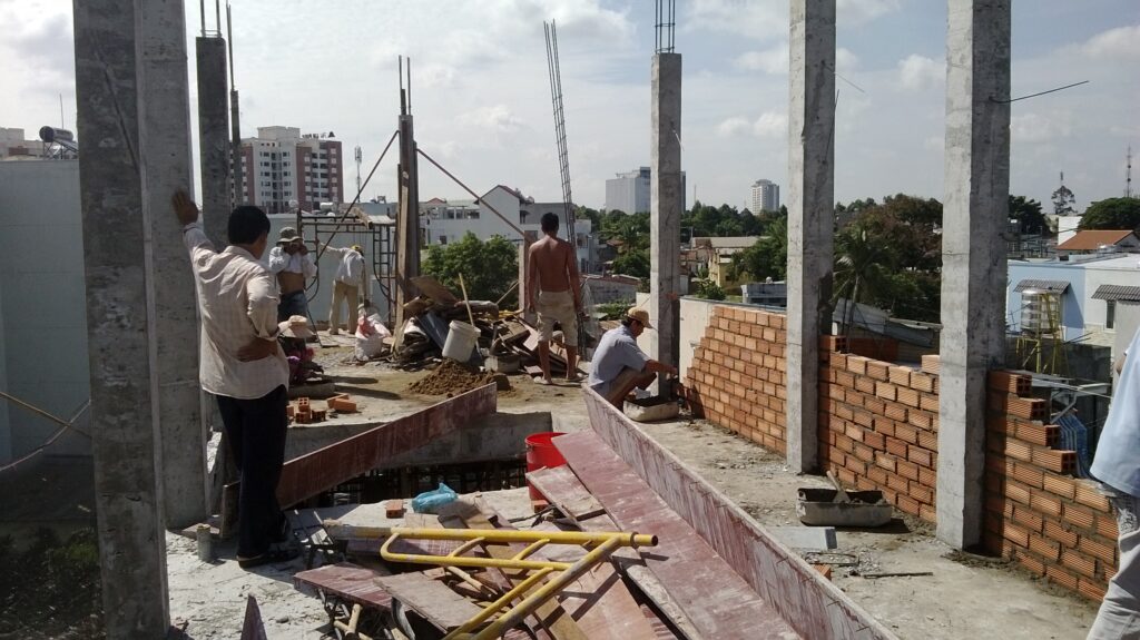 Đổ bê tông cột