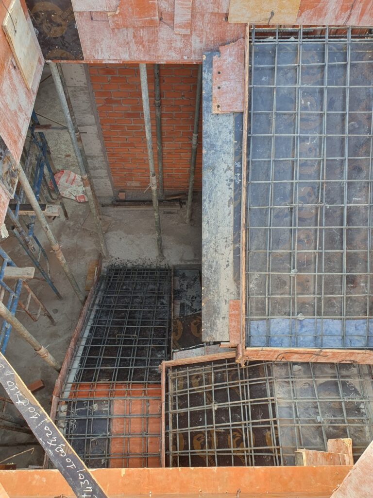 Đóng cốp pha cầu thang