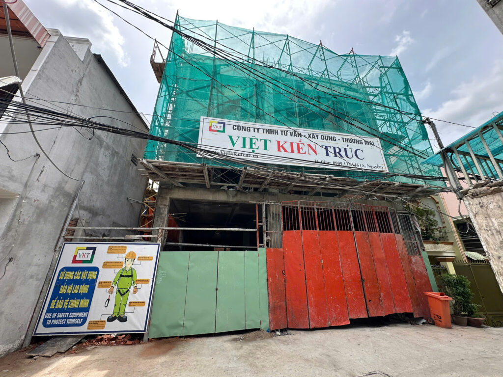 Lớp bao che mặt tiền