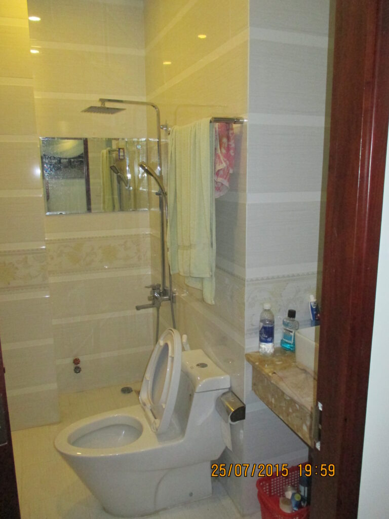 Thi công nhà phố trọn gói hoàn thiện phòng vệ sinh sạch đẹp