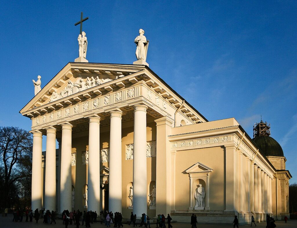 Nhà thờ Vilnius - Đặc trưng cho kiến trúc Tân Cổ Điển