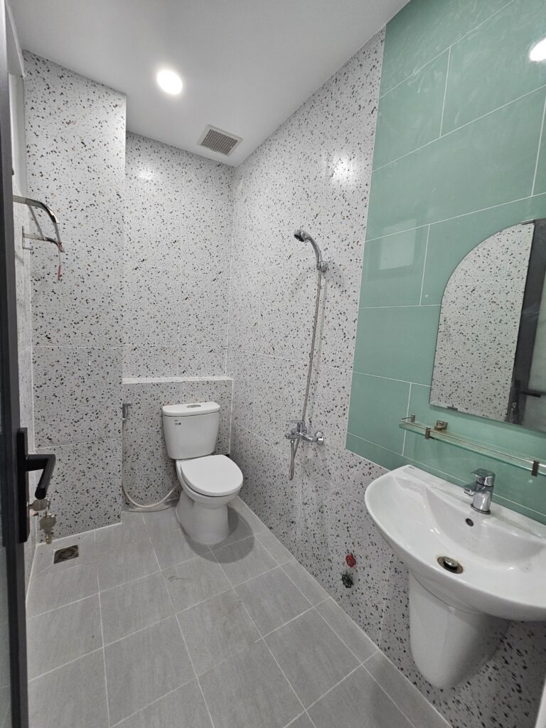Nhà vệ sinh hoàn thiện