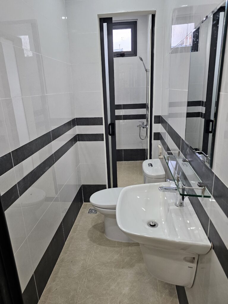 Nhà vệ sinh hoàn thiện