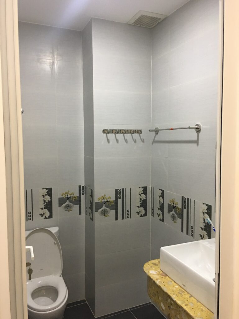 Thi công nhà phố uy tín hoàn thiện phòng vệ sinh hiện đại