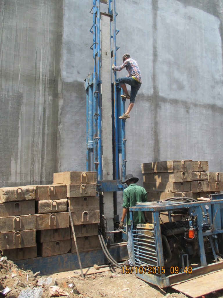 Thi công ép cọc tạo nền móng vững chắc