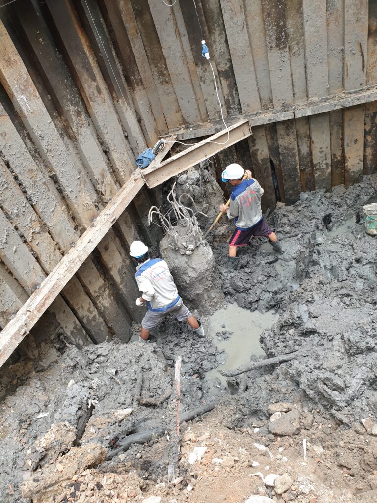 Thi công móng tòa nhà văn phòng chị Hải Vân