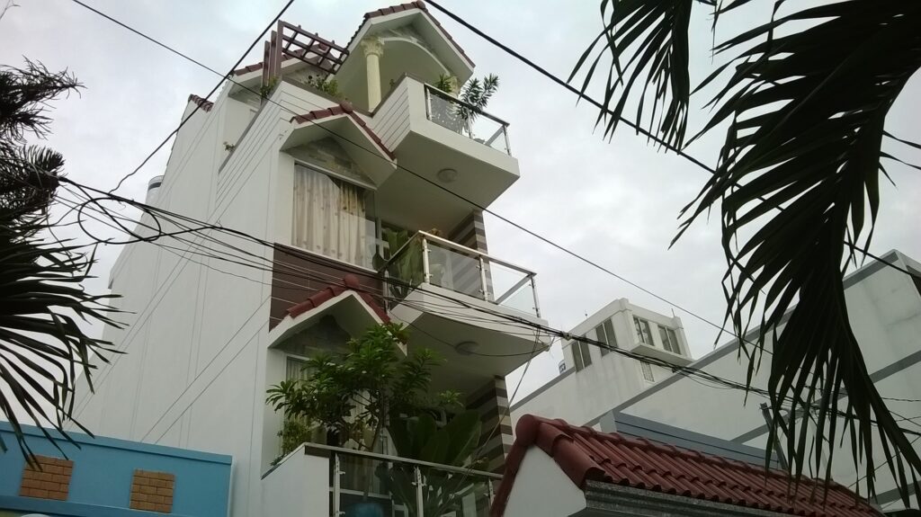Thi công nhà phố 4 tầng hoàn thiện mặt tiền hiện đại
