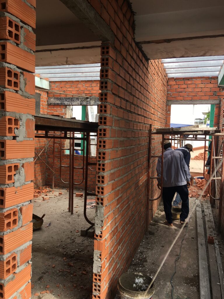 Xây mới tường ngăn