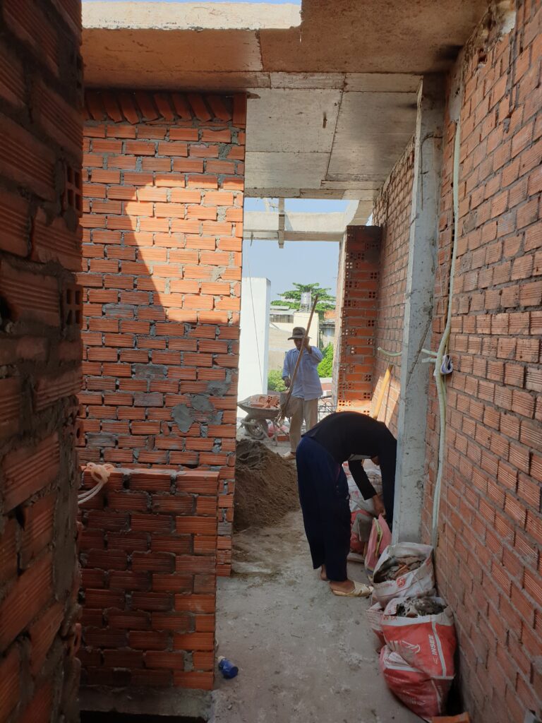 Xây mới tường ngăn