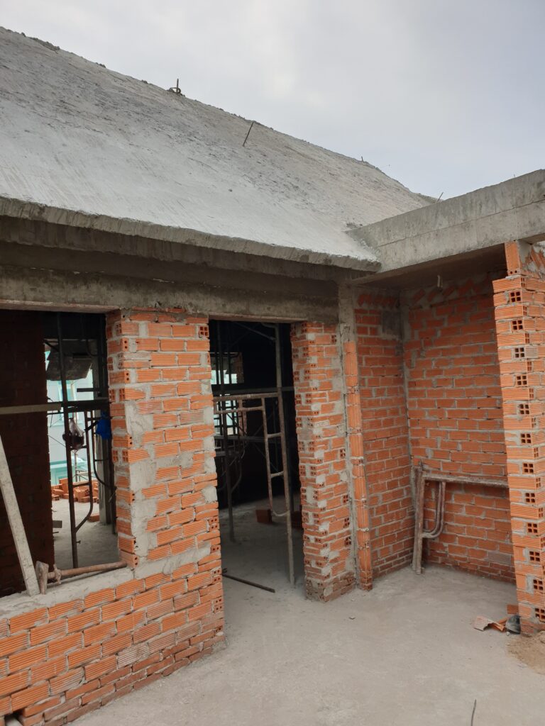 Thi công phần thô nhà phố xây tường gạch đúng tiêu chuẩn kỹ thuật
