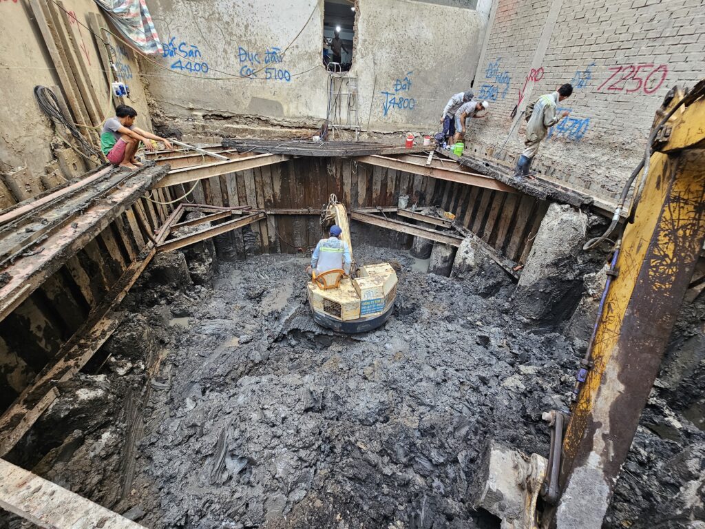 Đào hầm, đào móng