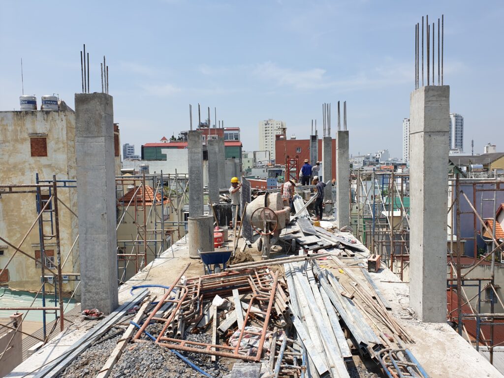 Đổ bê tông cột