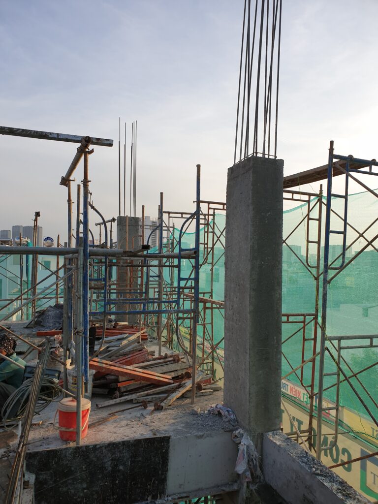 Đổ bê tông cột