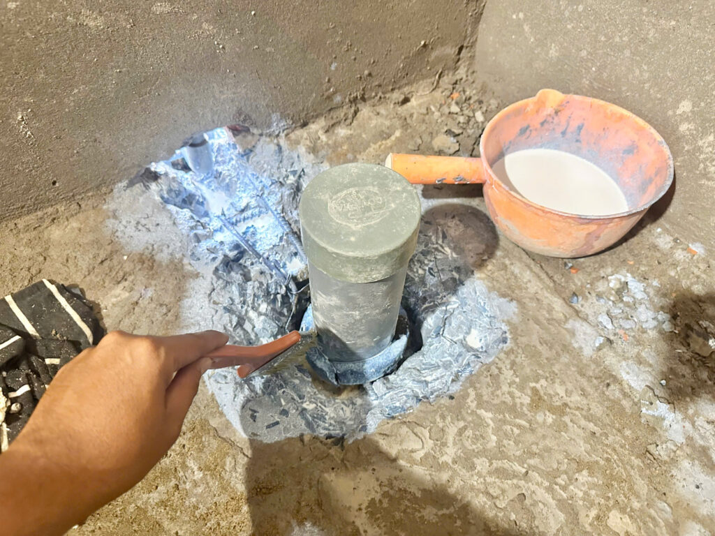Đổ sika grout cổ ống