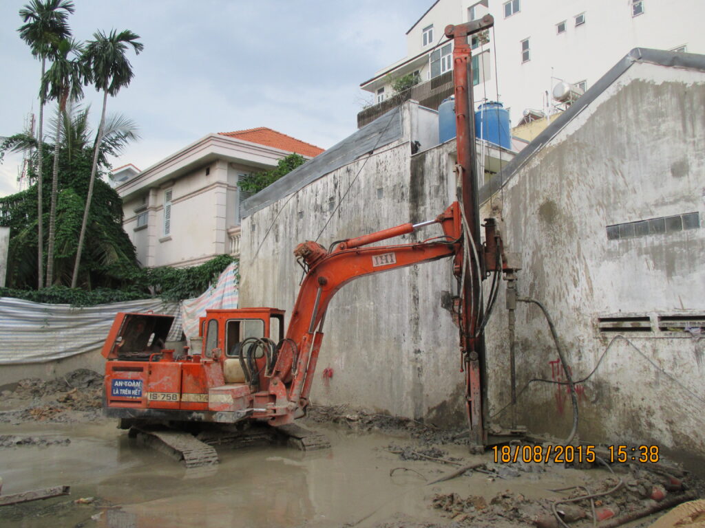 Khoan cọc nhồi