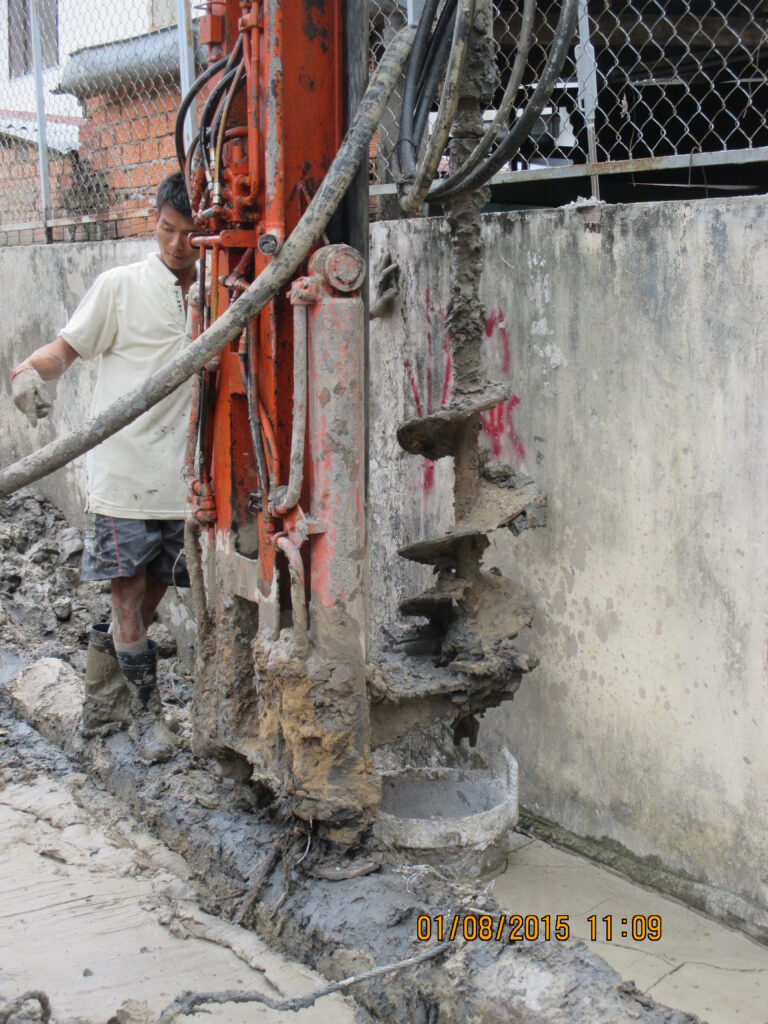 Khoan cọc nhồi