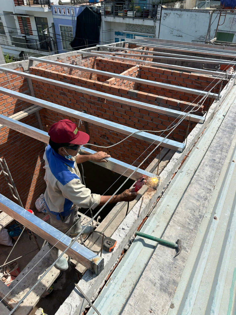 Lắp đặt xà gồ
