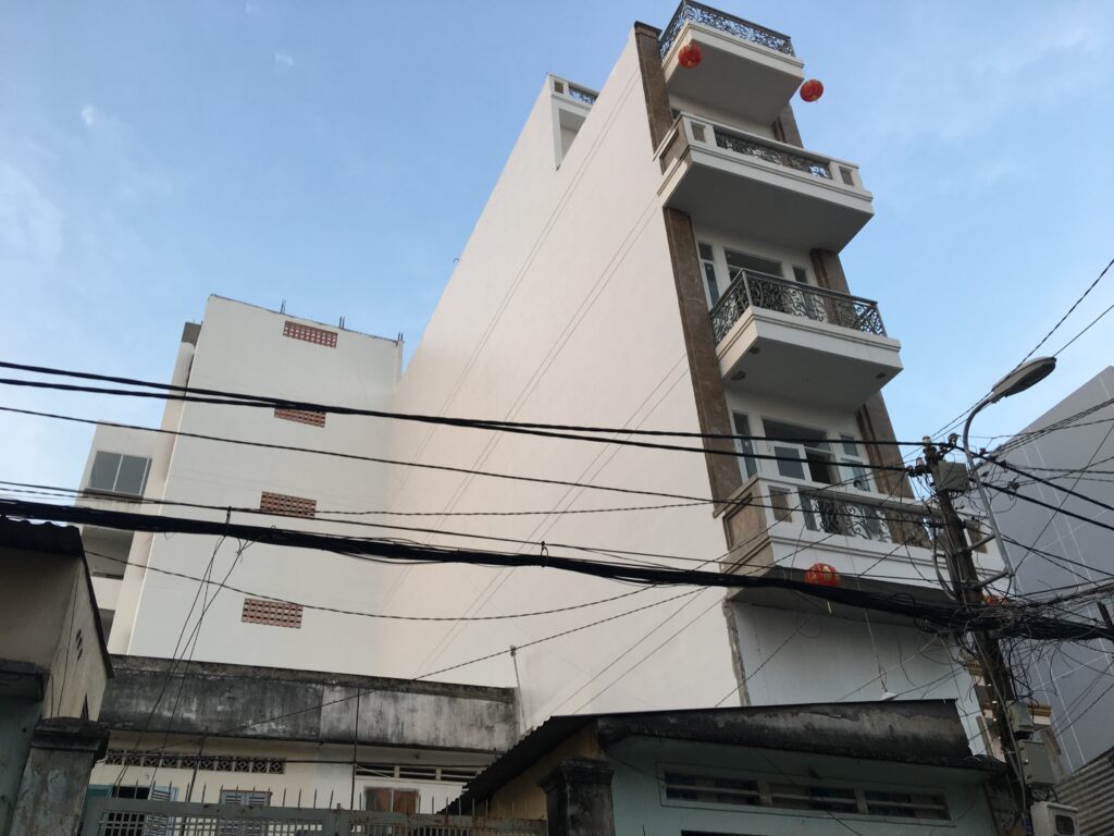 Mặt tiền toàn cảnh