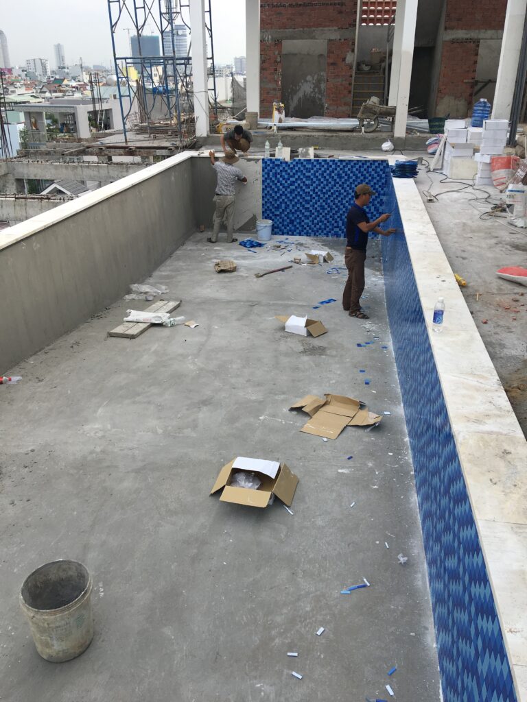 Ốp lát gạch hồ bơi