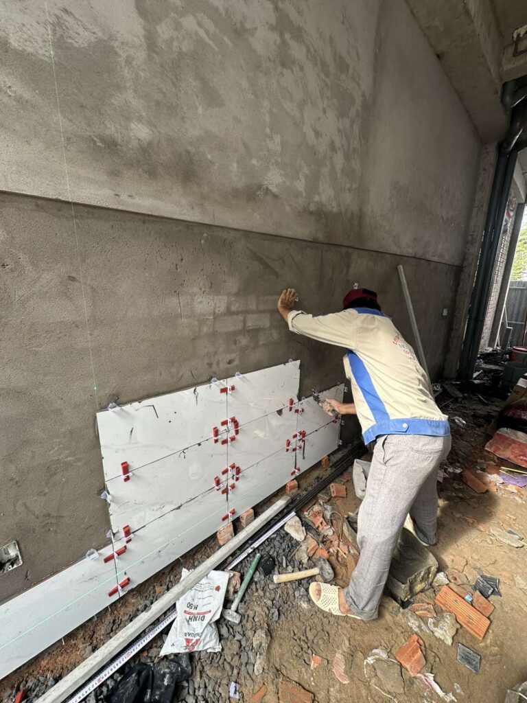 Ốp lát gạch tường