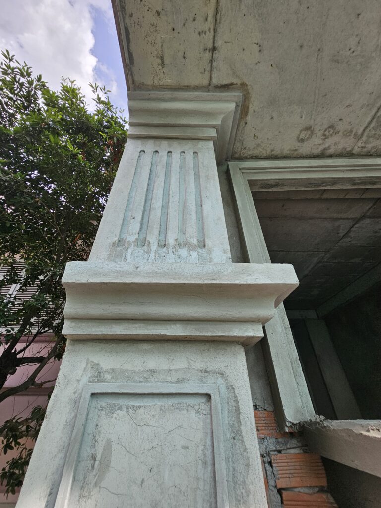 Phào chỉ căn hộ dịch vụ nhà anh Tấn