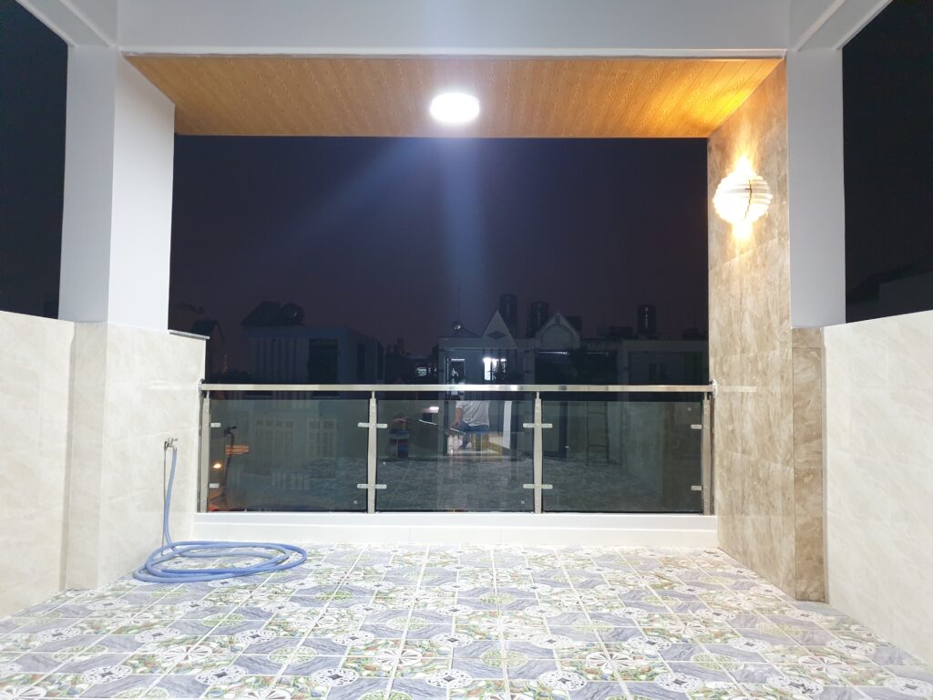 Sân thượng