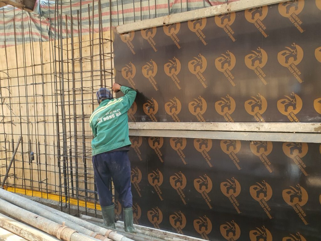 Thi công vách hầm