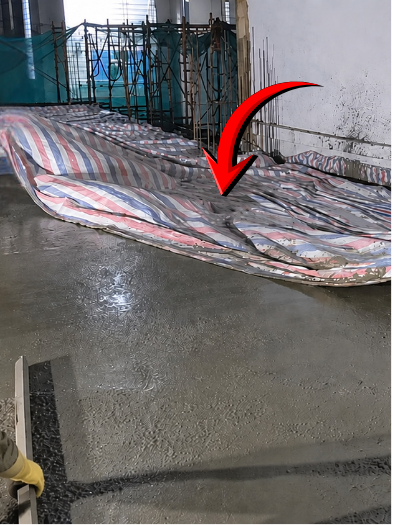 Đổ tới đâu, cán mặt xong là che ngay tới đó