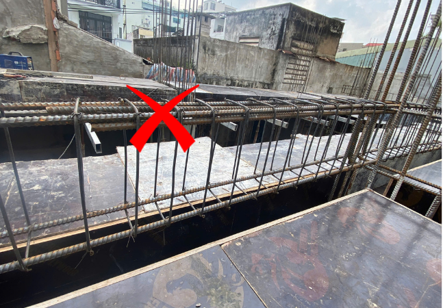 Thép chủ và thép tăng cường DÍNH nhau