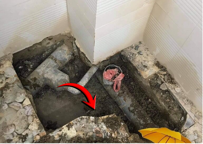 Nước tích tụ bên dưới sàn