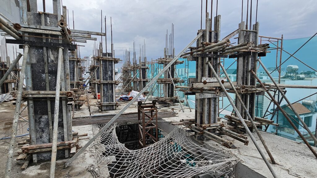Kinh nghiệm thi công cốp pha cột từ Việt Kiến Trúc